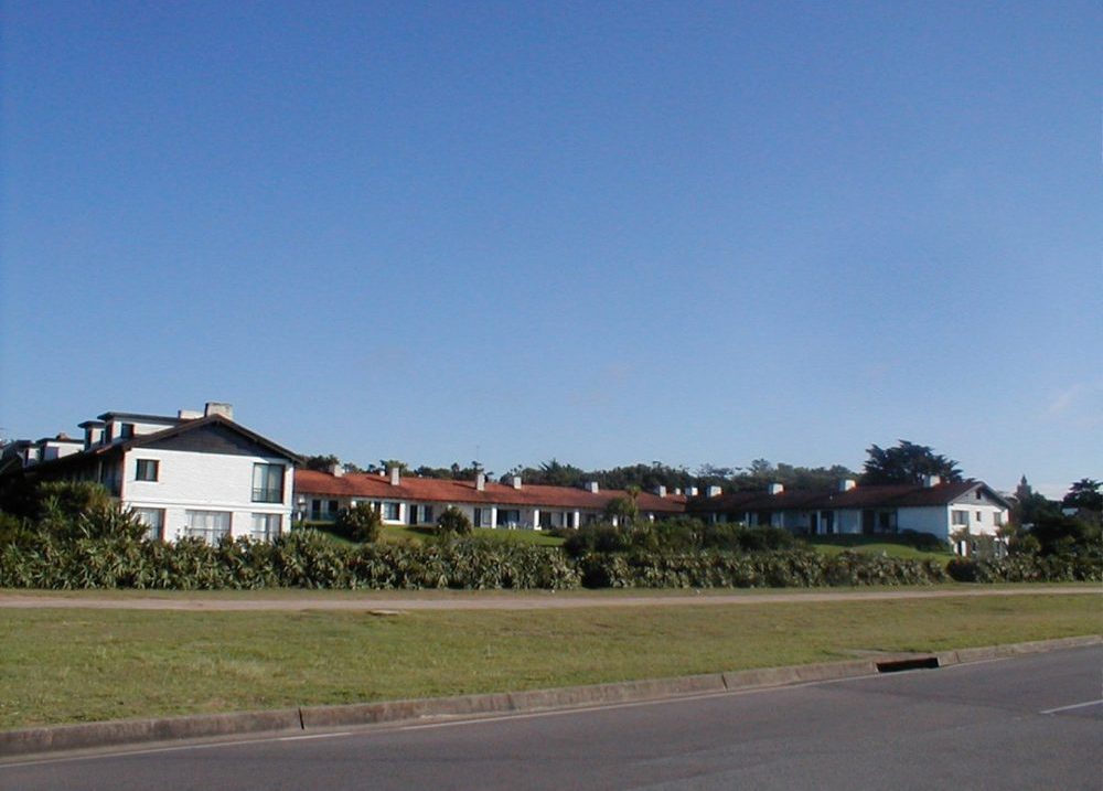 Facade of Complex Draga Inn — Playa Brava, Punta del Este