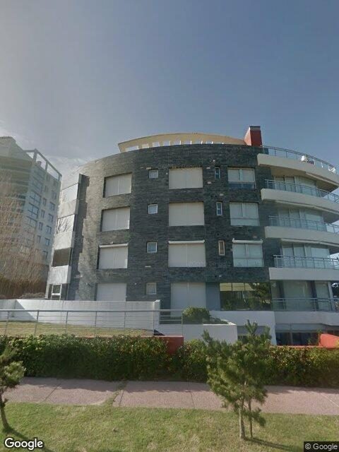 Fachada de Edificio Acapulco Beach — Playa Mansa, Punta del Este