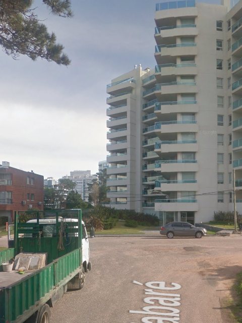 Fachada de Altos de la Brava — Playa Brava, Punta del Este