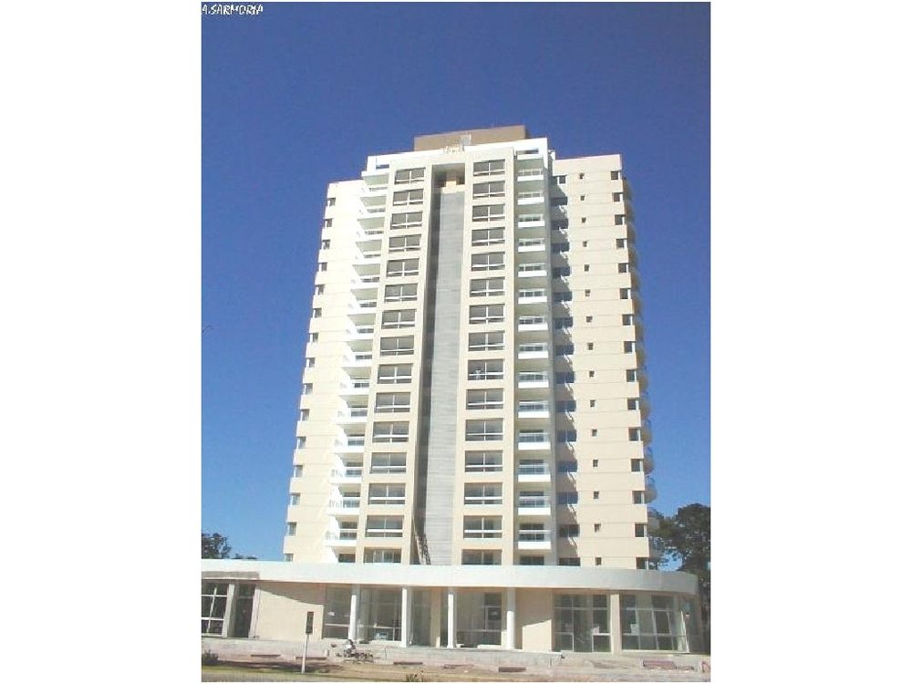 Fachada de Amadeus — Av. Roosevelt, Punta del Este
