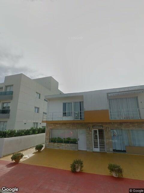 Fachada de Edificio Amarrazon — Península, Punta del Este