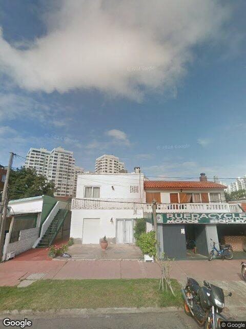 Fachada de Edificio Ansina — Playa Mansa, Punta del Este