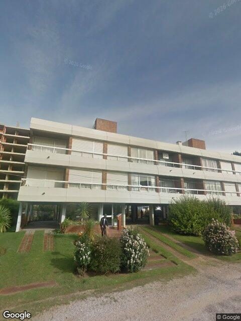 Fachada de Edificio Athos — Aidy Grill, Punta del Este