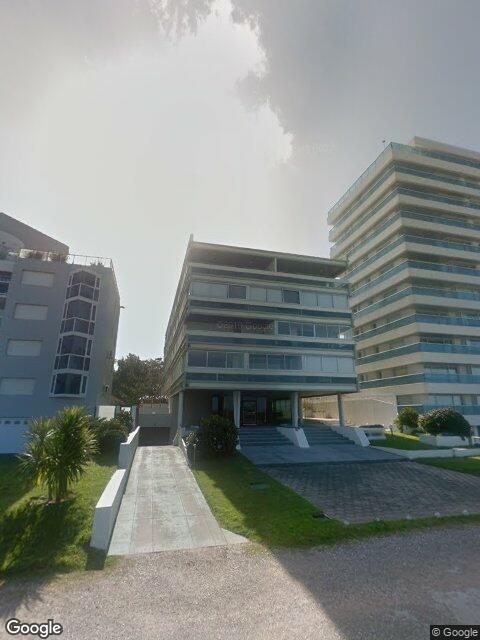 Fachada de Edificio B Uno — Playa Brava, Punta del Este