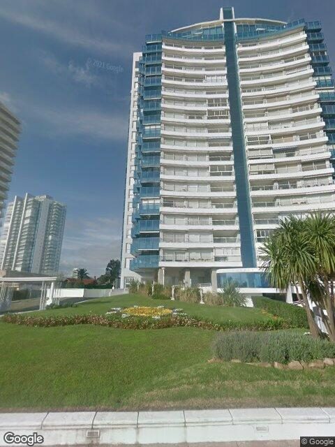 Fachada de Edificio Beverly Tower — Playa Mansa, Punta del Este