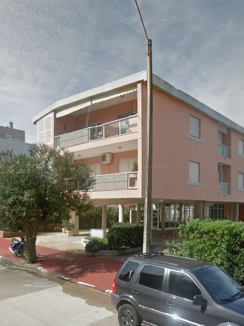 Fachada de British House — Playa Brava, Punta del Este