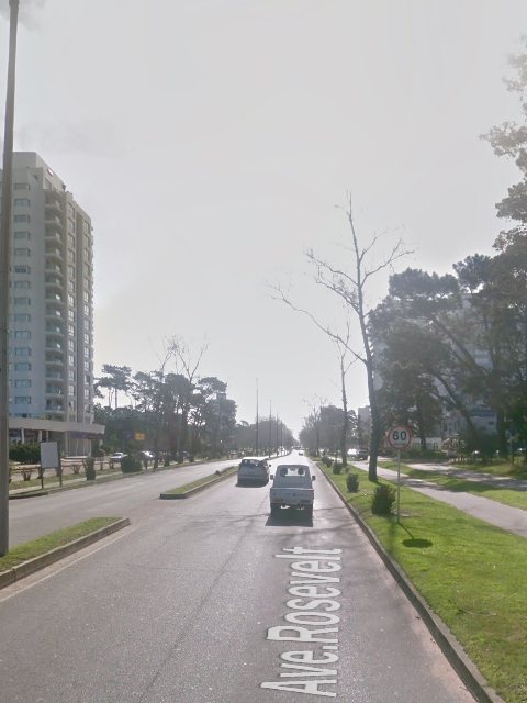 Fachada de Budapest — Av. Roosevelt, Punta del Este
