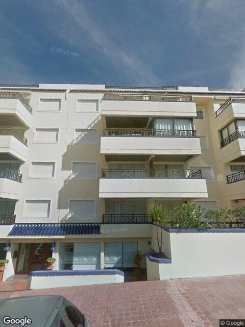 Fachada de Edificio Cabo Romano — Península, Punta del Este