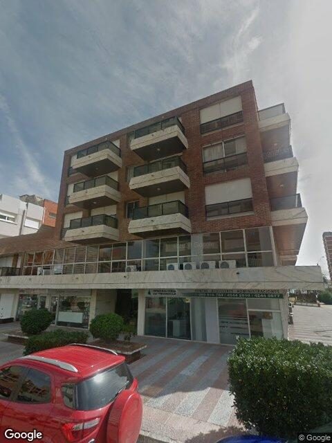 Fachada de Edificio Cadaques — Península, Punta del Este