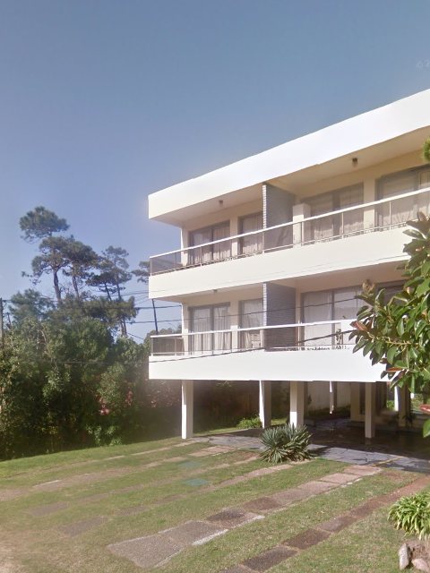 Façade de California — Playa Mansa, Punta del Este
