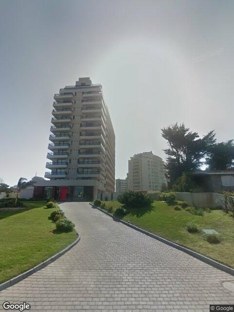 Fachada de Edificio camaro — Aidy Grill, Punta del Este