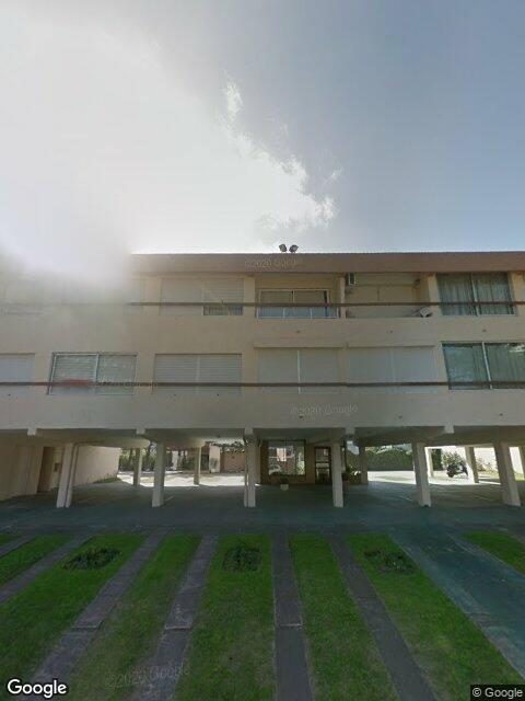 Fachada de Edificio Capri — Aidy Grill, Punta del Este
