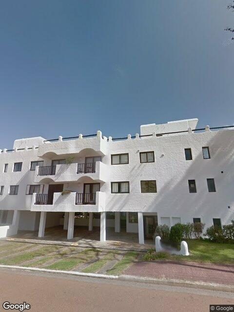 Fachada de Edificio Casablanca — Playa Mansa, Punta del Este