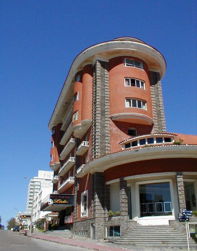 Fachada de Casino Miguez — Península, Punta del Este