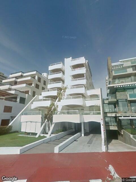 Fachada de Edificio Celalmar — Península, Punta del Este