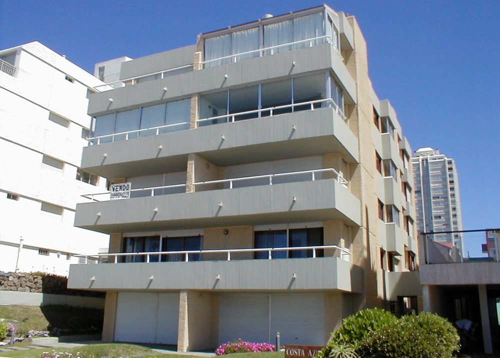 Fachada de Costa Azul — Península, Punta del Este