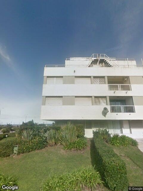 Fachada de Edificio Costa de Marfil — Playa Brava, Punta del Este