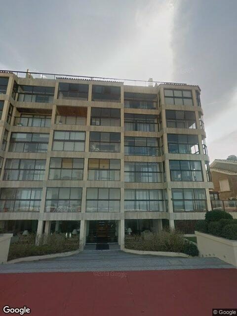 Fachada de Edificio De La Ensenada — Península, Punta del Este