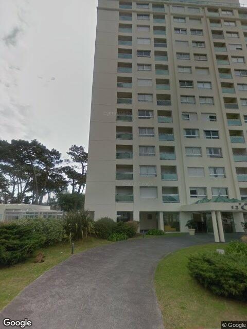 Fachada de Edificio Doce Lunas — Av. Roosevelt, Punta del Este