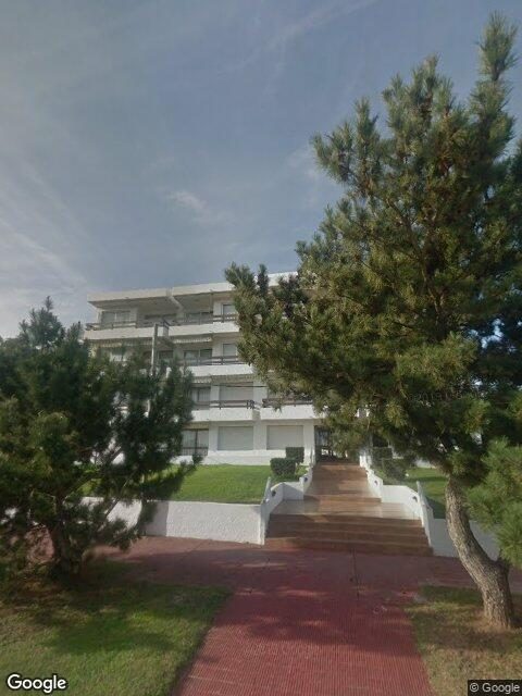 Fachada de Edificio El Muelle — Playa Mansa, Punta del Este