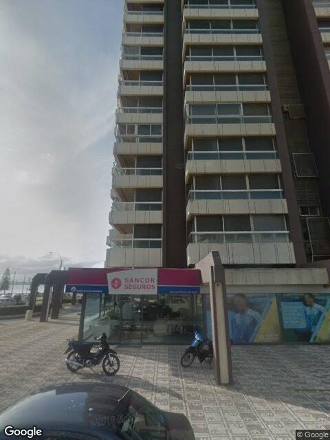 Fachada de Edificio El Torreon — Playa Mansa, Punta del Este