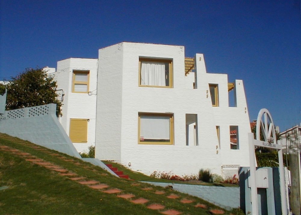 Fachada de El Trinquete — Península, Punta del Este