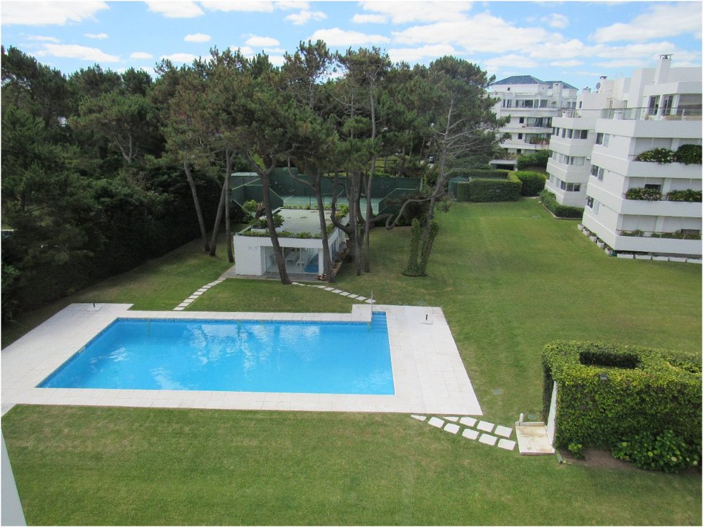 Facade of Esturion Terrazas I — Playa Brava, Punta del Este