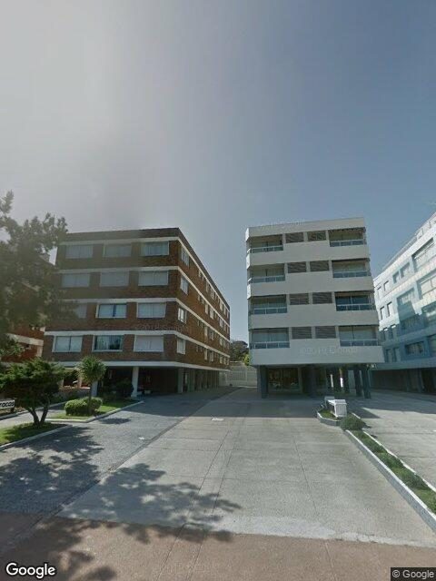 Fachada de Edificio Fiumicino — Playa Mansa, Punta del Este