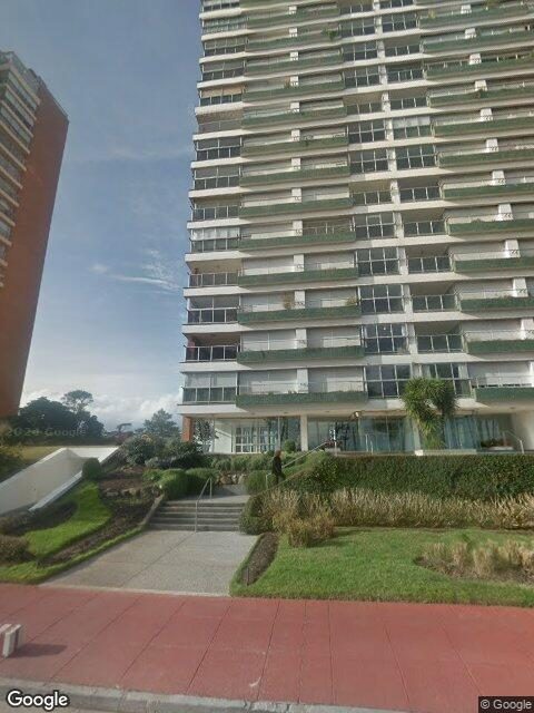 Fachada de Edificio Imarangatu — Playa Mansa, Punta del Este