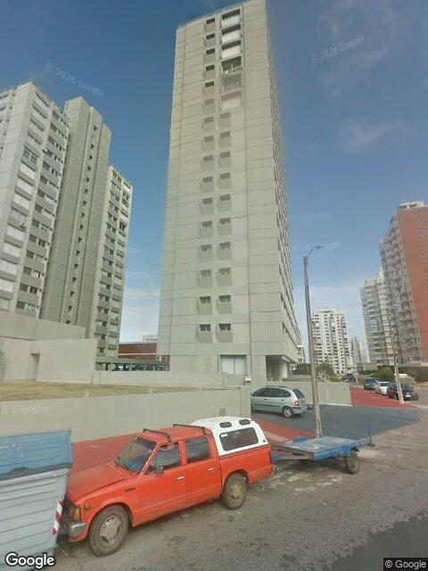 Fachada de Edificio La Lucia — Playa Brava, Punta del Este