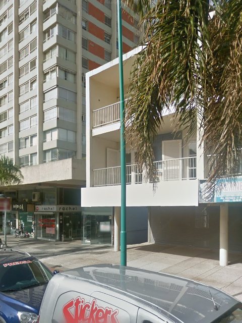 Fachada de La Nave — Península, Punta del Este