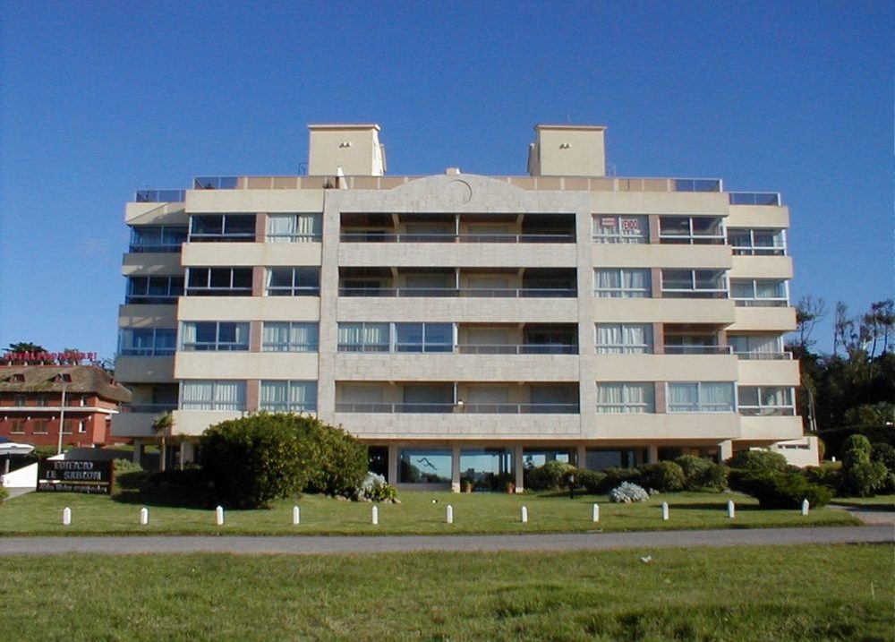 Façade de Le Sablon — Playa Brava, Punta del Este