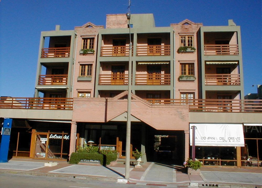 Fachada de Linton Village — Península, Punta del Este