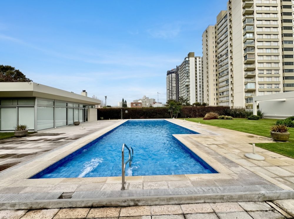 Fachada de Malecon l — Playa Mansa, Punta del Este