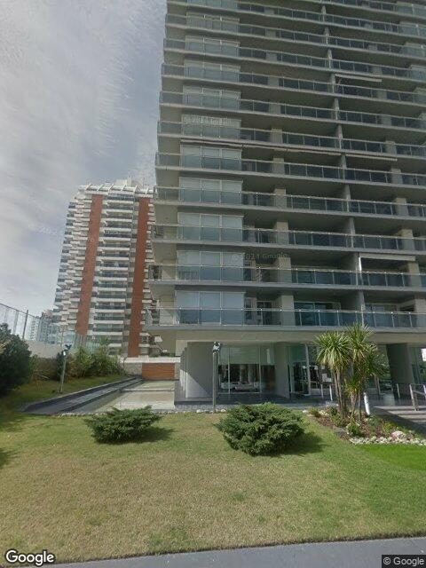 Fachada de Edificio Manhattan — Aidy Grill, Punta del Este