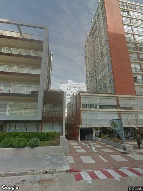 Fachada de Edificio Mar de Lobos — Península, Punta del Este
