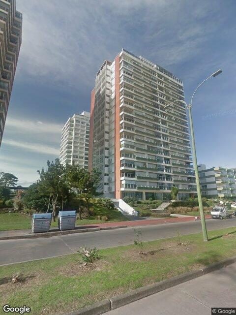 Fachada de Edificio Mediterráneo — Playa Mansa, Punta del Este