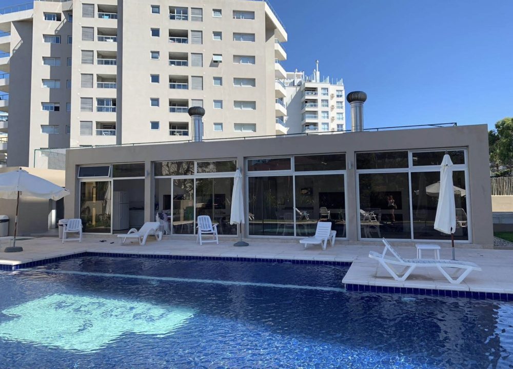 Fachada de Moon — Aidy Grill, Punta del Este
