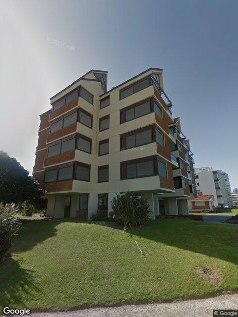 Fachada de Edificio Panorama VI — Playa Brava, Punta del Este
