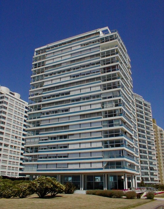 Fachada de Pez Espada — Playa Brava, Punta del Este