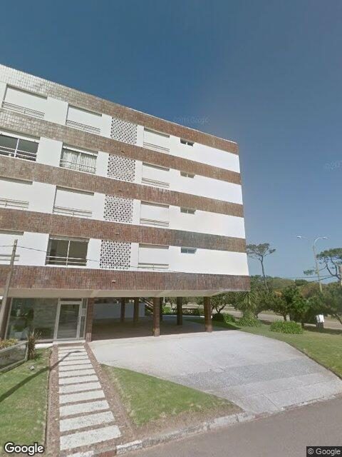 Fachada de Edificio Puerta Marina — Playa Mansa, Punta del Este