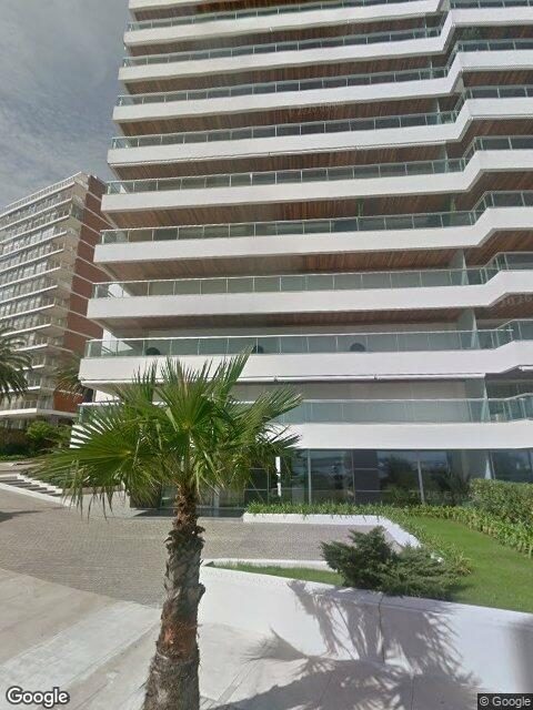 Fachada de Edificio Puerto — Península, Punta del Este