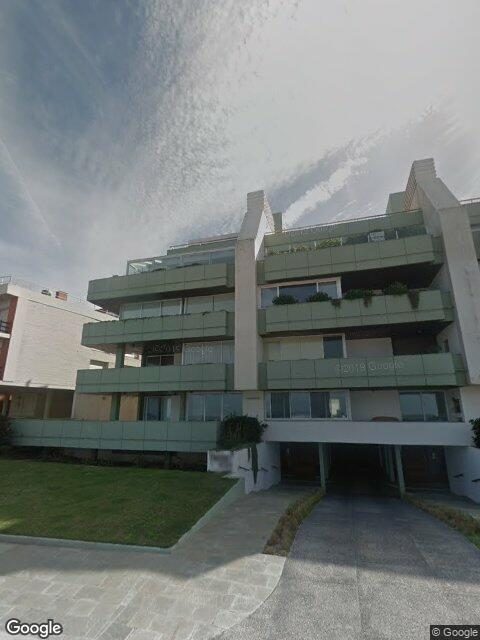Fachada de Edificio Punta Vapor — Península, Punta del Este