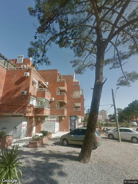 Fachada de Edificio San Isidro — Aidy Grill, Punta del Este