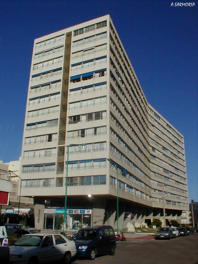 Façade de Santos Dumont — Península, Punta del Este