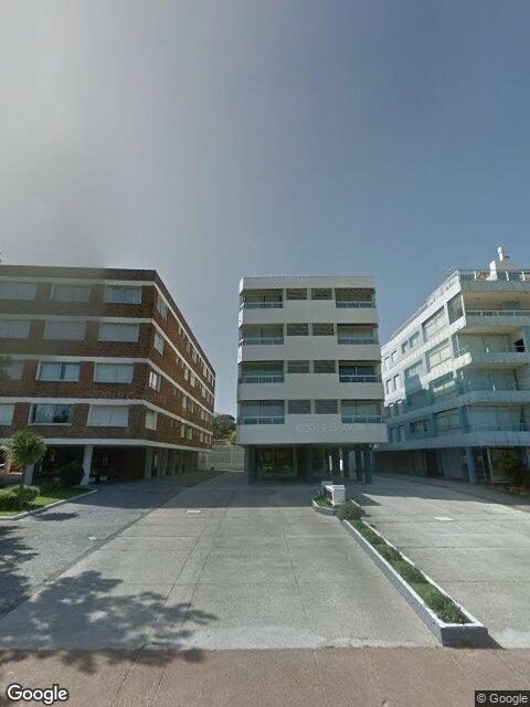 Fachada de Edificio Sicomoro — Playa Mansa, Punta del Este