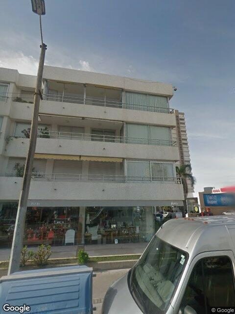 Fachada de Edificio Simon Bolivar — Península, Punta del Este