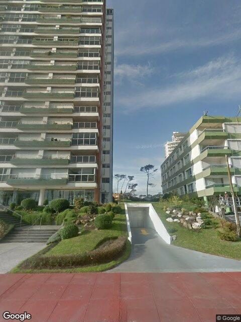 Fachada de Edificio taormina — Playa Mansa, Punta del Este
