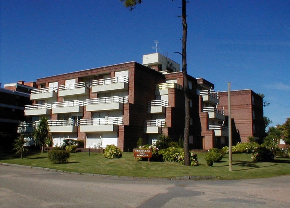 Façade de terrazas del Bosque — Aidy Grill, Punta del Este