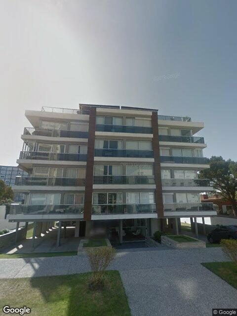 Fachada de Edificio The Point — Aidy Grill, Punta del Este